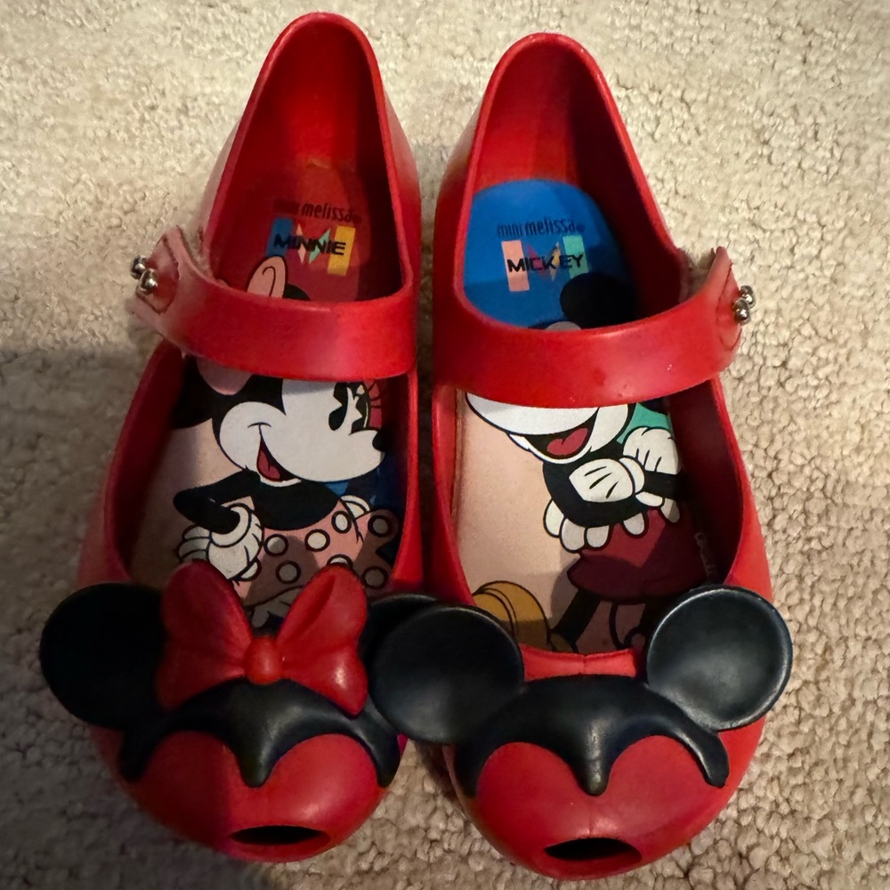 Mini Melissa Minnie and Mickey red size 8 toddler very good condition!